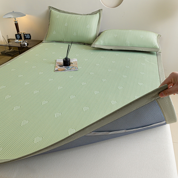 91家纺网 家纺一手货源 找家纺 阿亮家居 2025新款凉席凉豆豆软席床席款 心相印-梵克绿