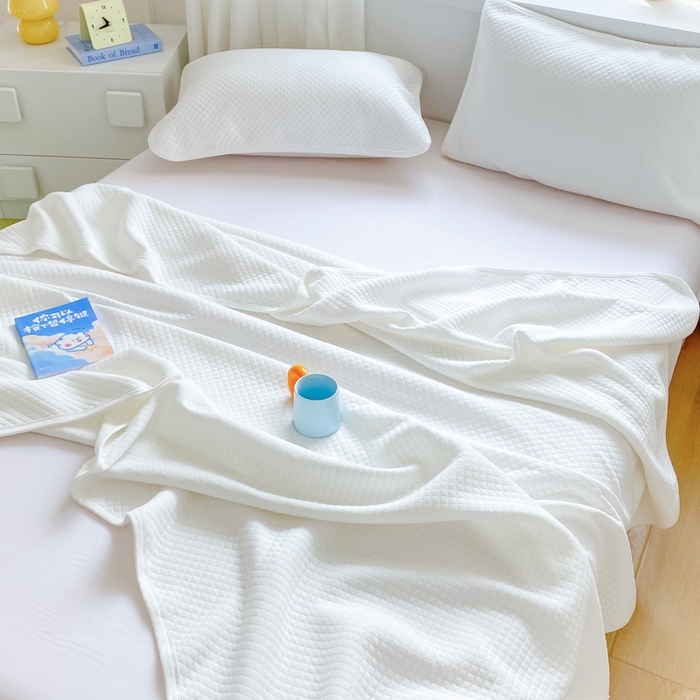 91家纺网 家纺一手货源 找家纺 来菲毛毯 2025新款全棉针织全面盖毯床单夏被被子被芯 菱雪白