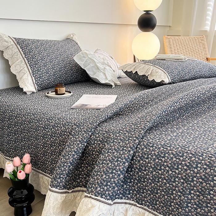 91家纺网 家纺一手货源 找家纺 沐纯家居 2025新款法式小碎花床盖四件套 竺蓝