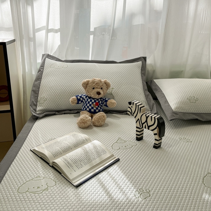 91家纺网 家纺一手货源 找家纺 孩子王家纺 2025新款冰丝席提花冰豆豆系列床单床笠 小狗心事