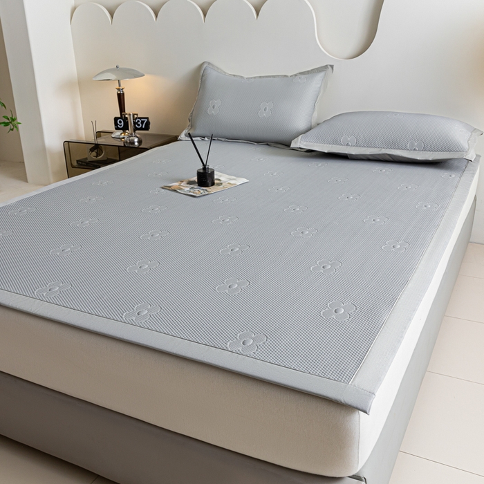 91家纺网 家纺一手货源 找家纺 阿亮家居 2025新款凉席凉豆豆软席床席款 四叶草-冰川灰