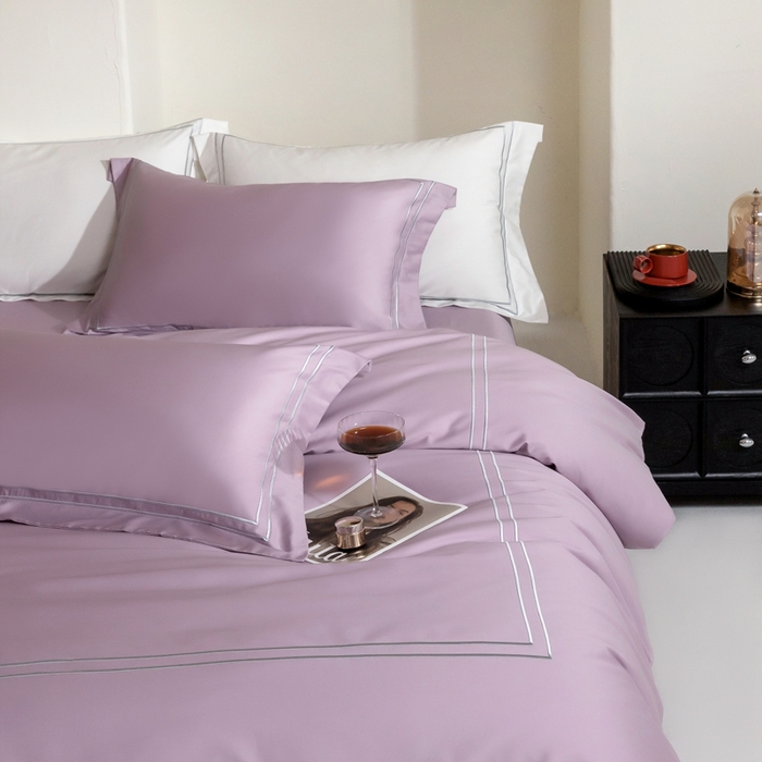 91家纺网 家纺一手货源 找家纺 121  2025新款长绒棉纯棉高支高密贡缎刺绣四件套 贵族紫