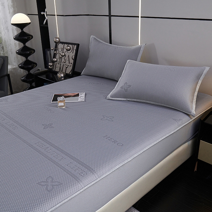 91家纺网 家纺一手货源 找家纺 梵克保罗 2025新款7A抗菌母婴级纯乙纶PE刺绣凉感丝豆豆席 床笠款 床笠款 四叶花-灰