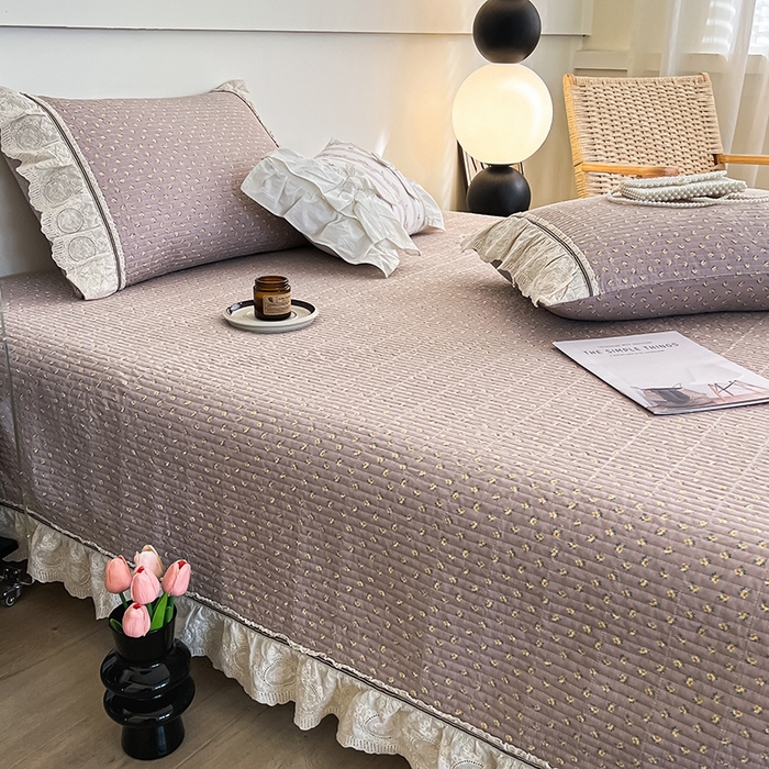 91家纺网 家纺一手货源 找家纺 沐纯家居 2025新款法式小碎花床盖四件套 烟紫