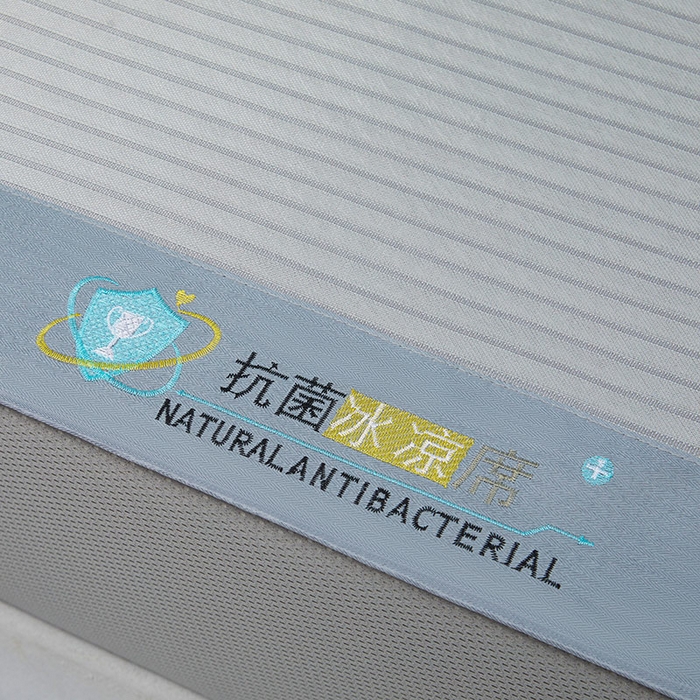 91家纺网 家纺一手货源 找家纺 阿亮家居 2025新款凉席抗菌刺绣可水洗碳光冰丝席包边无纺布冰丝席 素夏 绅士灰-床笠款