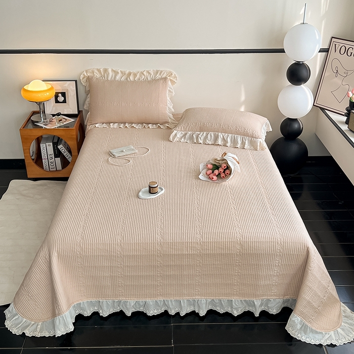 91家纺网 家纺一手货源 找家纺 沐纯家居 2025新款棉小乐花边床盖三件套 奶咖