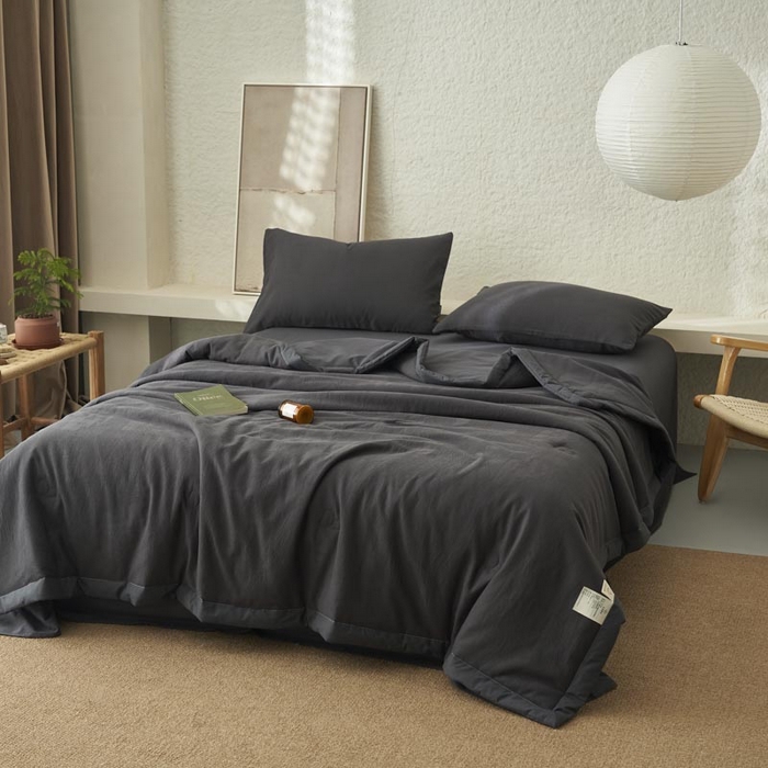 91家纺网 家纺一手货源 找家纺 寐绸家纺 2025新款纯棉水洗棉三层提花大豆纤维夏被四件套 肌理纹夏被-暗灰