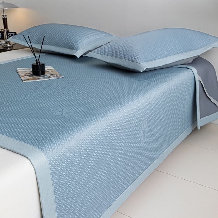 91家纺网 家纺一手货源 找家纺 阿亮家居 2025新款凉席凉豆豆软席床席款 幸运花-海盐蓝