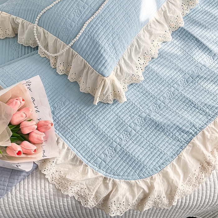 91家纺网 家纺一手货源 找家纺 沐纯家居 2025新款棉小乐花边床盖三件套 冰蓝