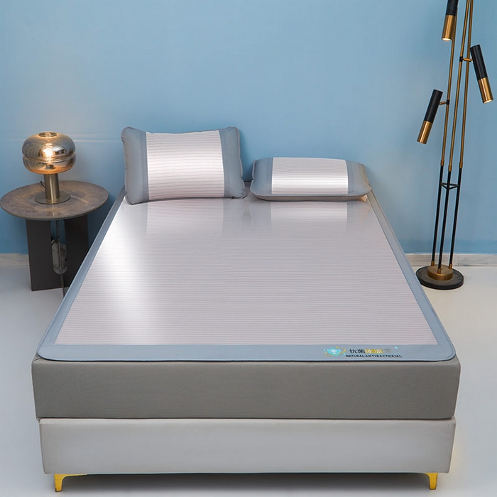 91家纺网 家纺一手货源 找家纺 2025新款凉席抗菌三明治可水洗碳光冰丝席宽边刺绣冰丝席 素夏 树莓粉-床笠款