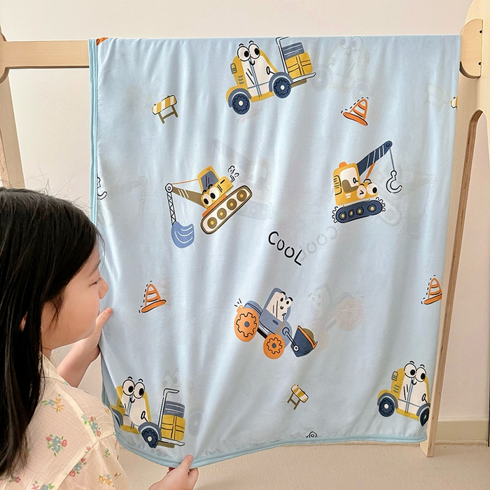 91家纺网 家纺一手货源 找家纺 嗨生活 2025新款婴儿裸睡级凉感针织毯幼儿园夏被儿童夏被毯子 卡通挖机