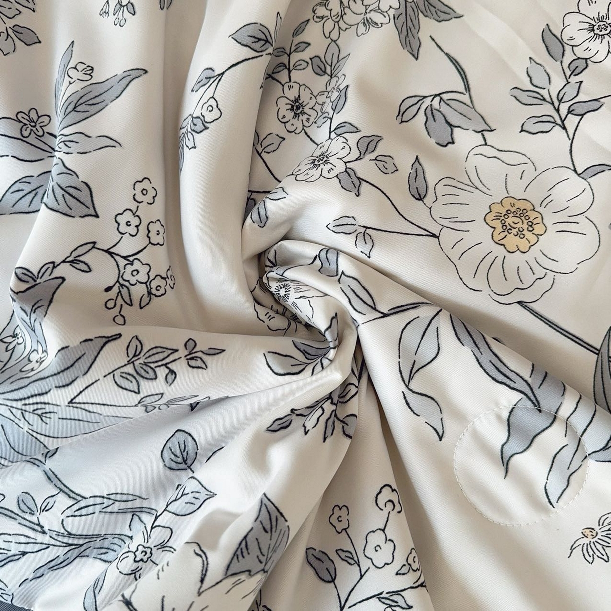 91家纺网 家纺一手货源 找家纺 兜米家居 2025新款水洗天丝夏被四件套 花枝