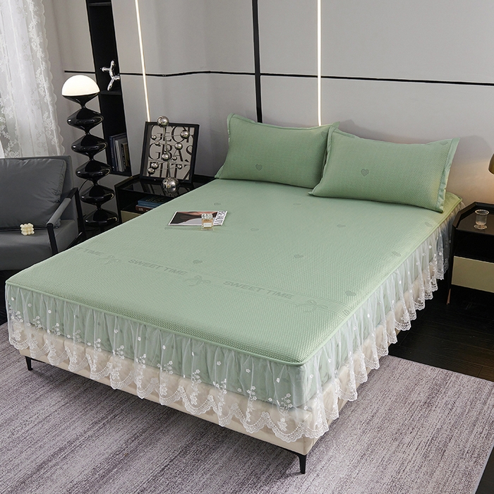 91家纺网 家纺一手货源 找家纺 梵克保罗 2025新款7A抗菌母婴级纯乙纶PE刺绣凉感丝豆豆席 床笠花边款 花边床笠爱心蝴蝶结-水绿