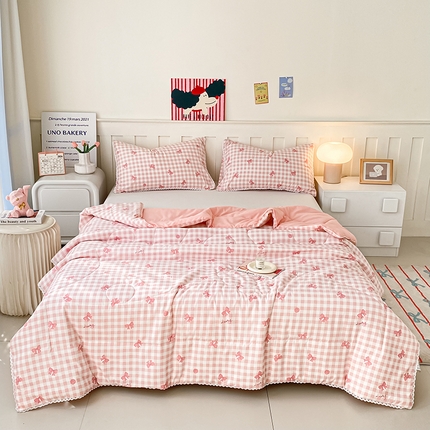 91家纺网 家纺一手货源 找家纺 佰亿莱  2025春夏新款水洗棉羽丝绒小花边夏被夏凉被空调被 蝴蝶结-粉