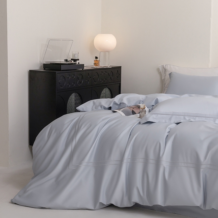 91家纺网 家纺一手货源 找家纺 121  2025新款长绒棉纯棉高支高密贡缎刺绣四件套 冰川蓝