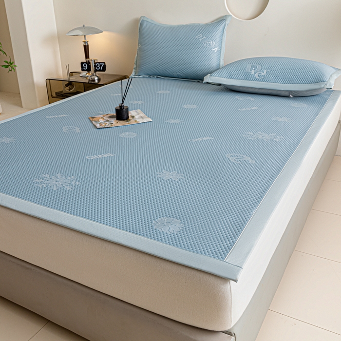 91家纺网 家纺一手货源 找家纺 阿亮家居 2025新款凉席凉豆豆软席床席款 香迪奥-海盐蓝