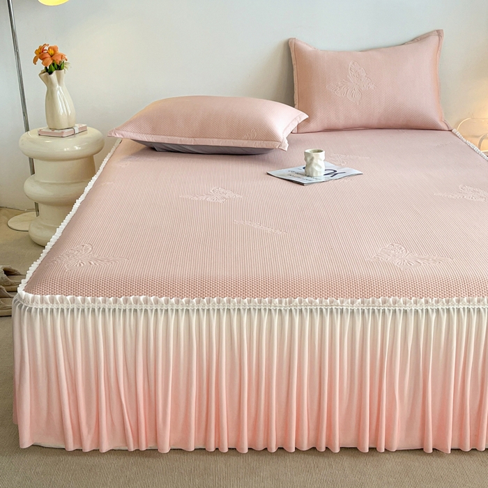 91家纺网 家纺一手货源 找家纺 安哆啦家纺 2025新款凉感冰豆豆花边凉席三件套系列 豆豆床裙-仙女粉