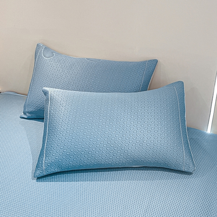 91家纺网 家纺一手货源 找家纺 阿亮家居 2025新款刺绣款凉豆豆凉席 凉豆豆-爱心蓝色