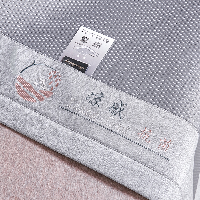 91家纺网 家纺一手货源 找家纺 梵克保罗 2025新款7A抗菌母婴级纯乙纶PE刺绣凉感丝豆豆席 叶子-灰