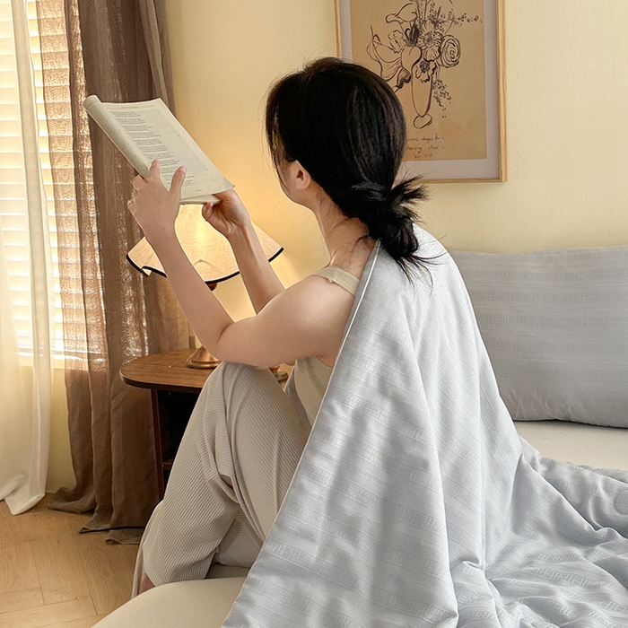 91家纺网 家纺一手货源 找家纺 欧邦 2025新款A类提花昆仑棉双层纱夏被空调被 浅灰