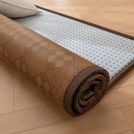 91家纺网 家纺一手货源 找家纺 2025新款包边工艺凉感冰藤地铺睡垫系列凉席地垫 九宫格