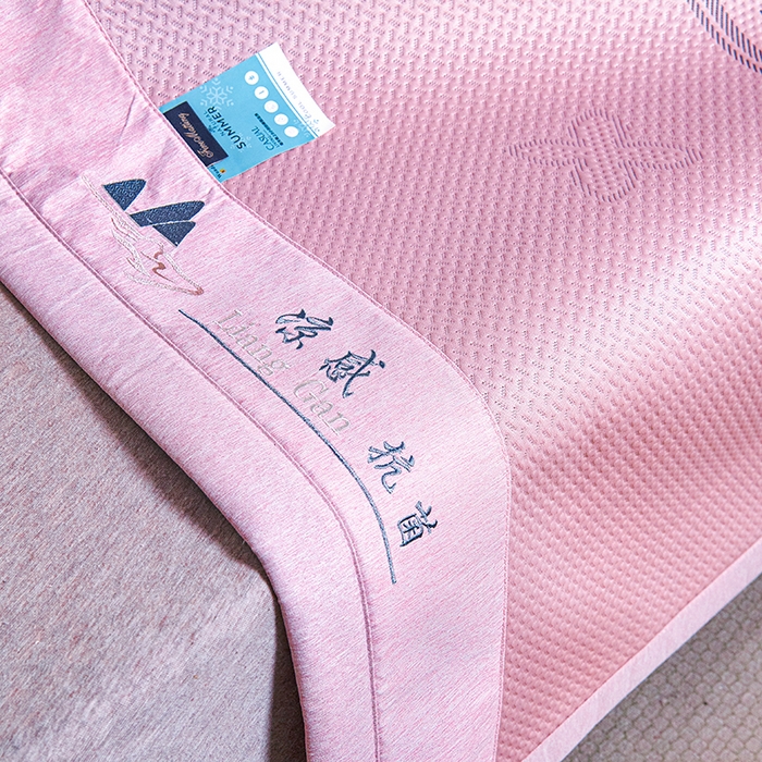 91家纺网 家纺一手货源 找家纺 梵克保罗 2025新款7A抗菌母婴级纯乙纶PE刺绣凉感丝豆豆席 四叶花-粉