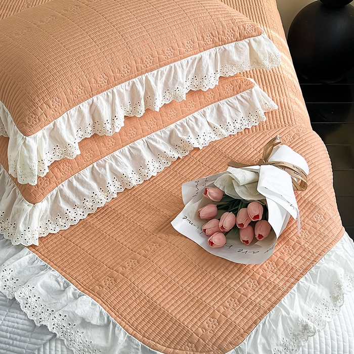 91家纺网 家纺一手货源 找家纺 沐纯家居 2025新款棉小乐花边床盖三件套 南瓜桔