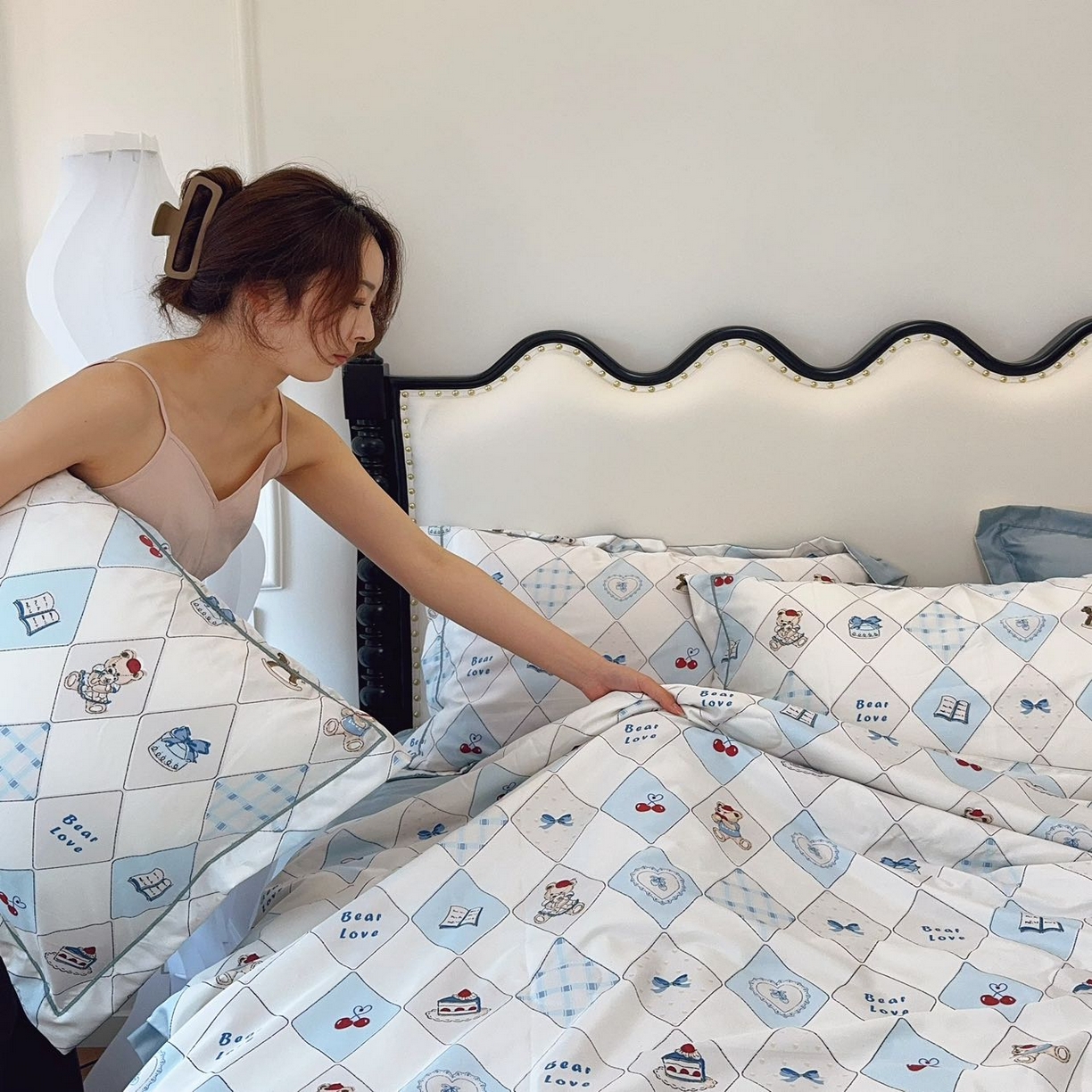 91家纺网 家纺一手货源 找家纺 兜米家居 2025新款水洗天丝夏被四件套 菱格小熊