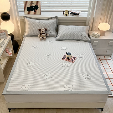 91家纺网 家纺一手货源 找家纺 佰亿莱 2025春夏新款冰豆豆提花凉席三件套 豆豆席灰熊