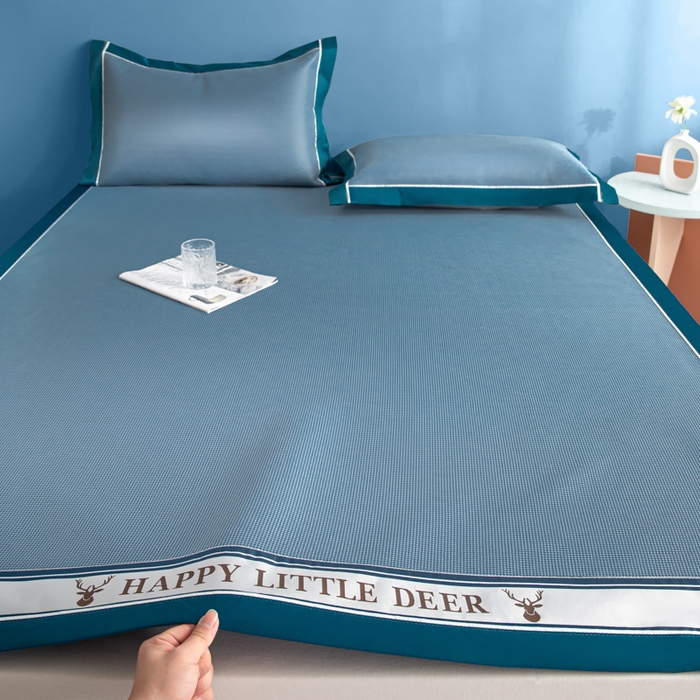 91家纺网 家纺一手货源 找家纺 阿亮家居 2025新款A类母婴级1800D碳光小鹿冰丝席凉席 宾利蓝