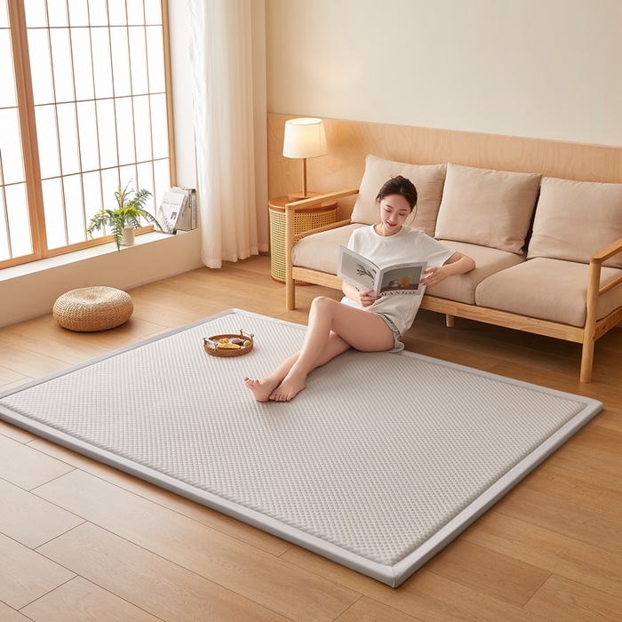 91家纺网 家纺一手货源 找家纺 2025新款包边工艺凉感冰藤地铺睡垫系列凉席地垫 凉豆豆灰