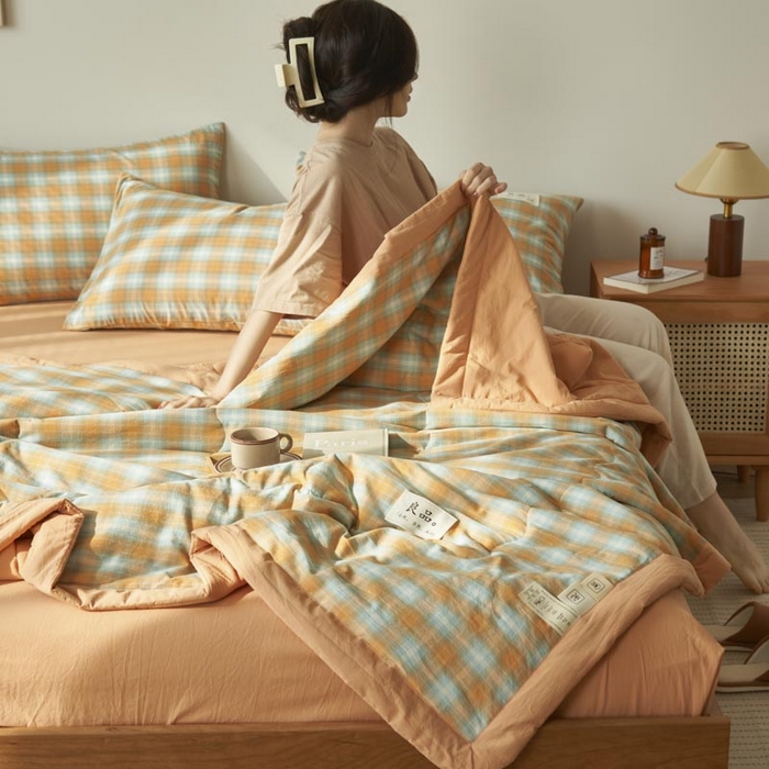 91家纺网 家纺一手货源 找家纺 寐绸家纺 2025新款纯棉水洗棉无印风新疆棉花夏被四件套 蜜橘格