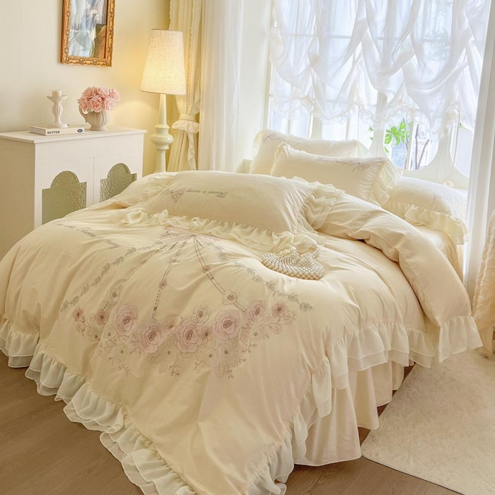 91家纺网 家纺一手货源 找家纺 亲亲公主 2025新款全棉绣花+蕾丝双层花边四件套-奶油玫瑰 奶油玫瑰一米白
