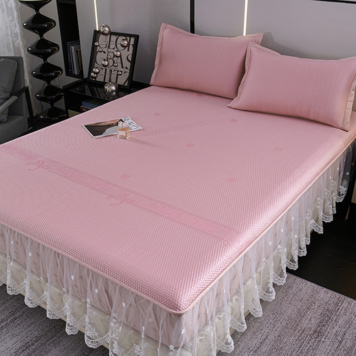 91家纺网 家纺一手货源 找家纺 （总）梵克保罗 2025新款7A抗菌母婴级纯乙纶PE刺绣凉感丝豆豆席 床笠花边款