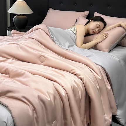 91家纺网 家纺一手货源 找家纺 （总）寐绸家纺 2025新款100%莱赛尔50天丝简约拼色大豆夏被四件套