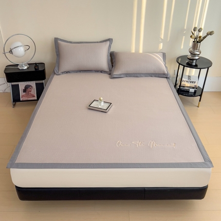 91家纺网 家纺一手货源 找家纺 孩子王家纺 2025新款冰豆豆华夫格绣花床单床笠-万丽和系列 万丽和-时尚咖