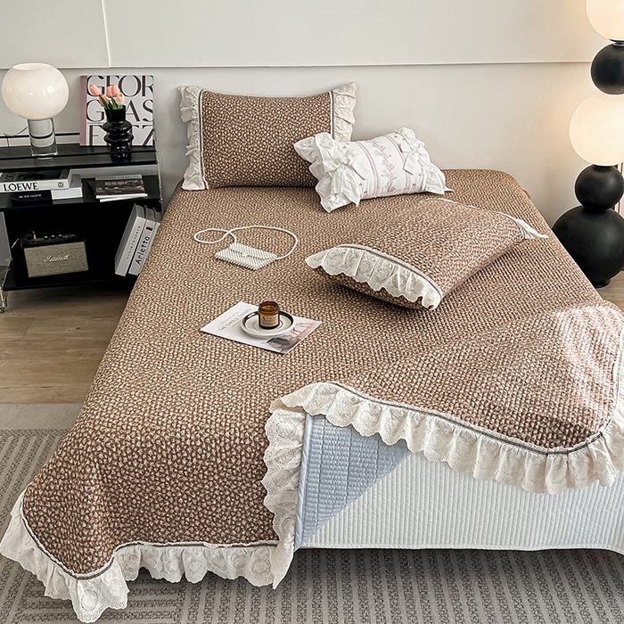 91家纺网 家纺一手货源 找家纺 沐纯家居 2025新款法式小碎花床盖四件套 玫咖