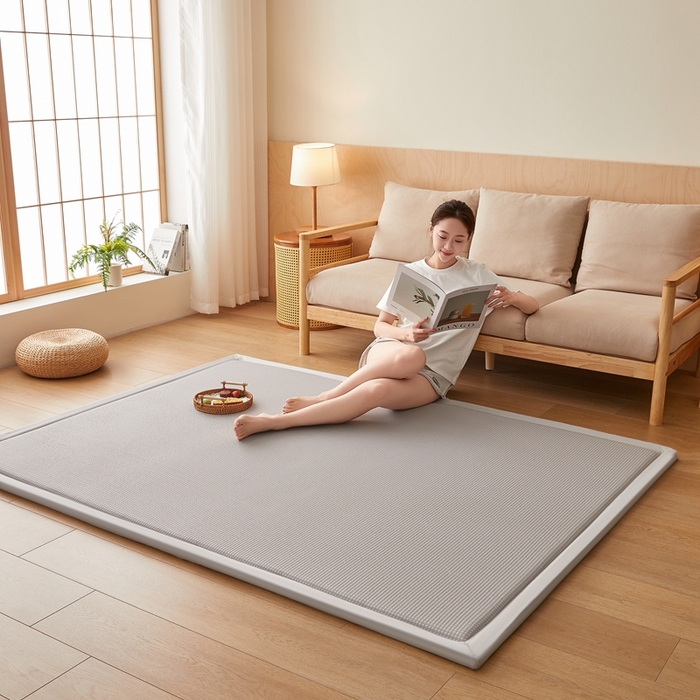 91家纺网 家纺一手货源 找家纺 2025新款包边工艺凉感冰藤地铺睡垫系列凉席地垫 华夫格灰