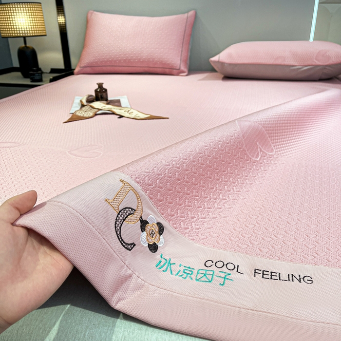 91家纺网 家纺一手货源 找家纺 阿亮家居 2025新款刺绣款凉豆豆凉席 凉豆豆-爱心粉色