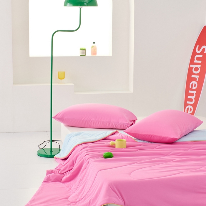 91家纺网 家纺一手货源 找家纺 LADYCOCO可可家居 2025新款多巴胺色系凉感夏被 玫瑰雪球（玫红+浅蓝）