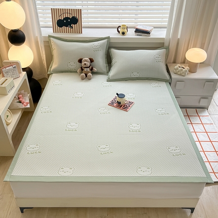 91家纺网 家纺一手货源 找家纺 佰亿莱 2025春夏新款冰豆豆提花凉席三件套 豆豆席绿熊