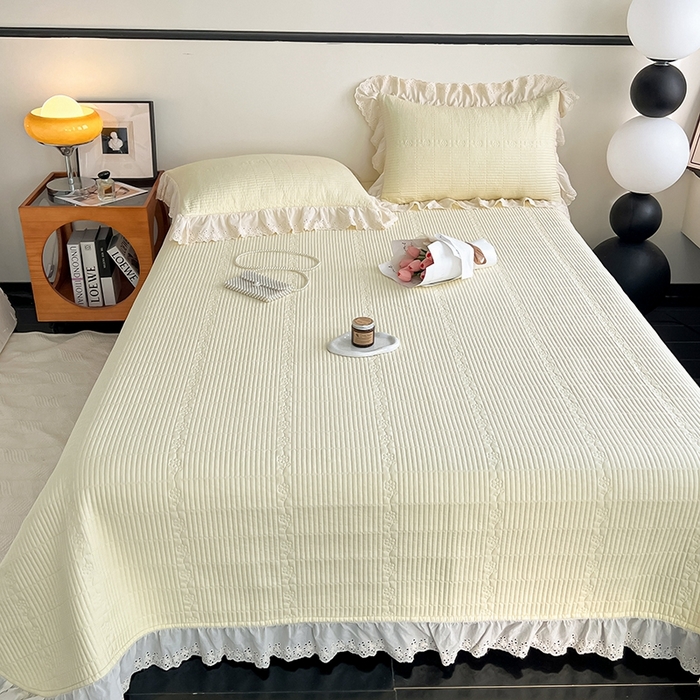 91家纺网 家纺一手货源 找家纺 沐纯家居 2025新款棉小乐花边床盖三件套 米黄