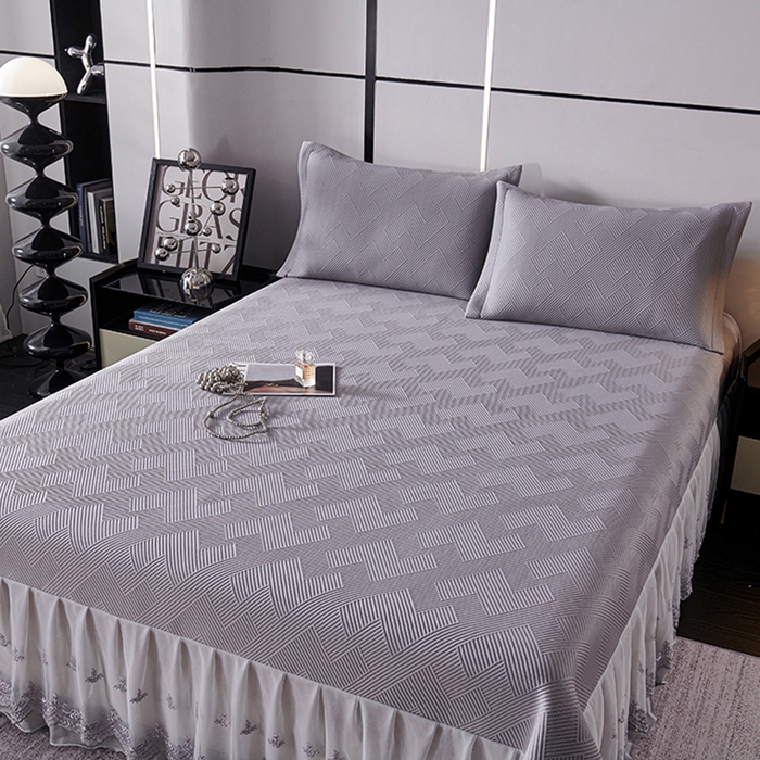 91家纺网 家纺一手货源 找家纺 梵克保罗 2025新款7A抗菌母婴级纯乙纶PE刺绣凉感丝豆豆席床单款 斜条纹-灰