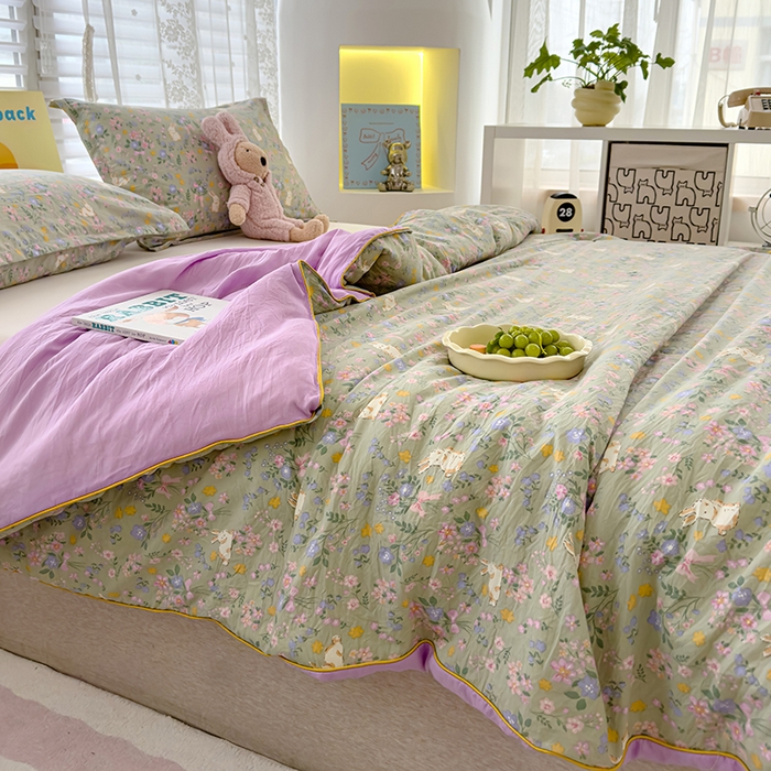 91家纺网 家纺一手货源 找家纺 星巴k家纺 2025新款A类水洗双层纱大豆纤维夏被夏凉被空调被 花园兔