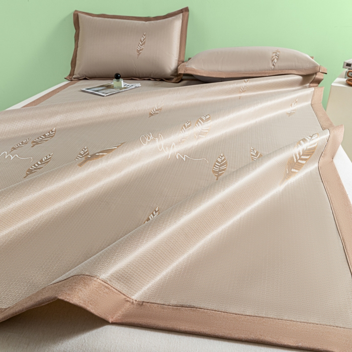 91家纺网 家纺一手货源 找家纺 阿亮家居 2025新款凉席碳光席冰丝席三件套 叶语芊芊-咖