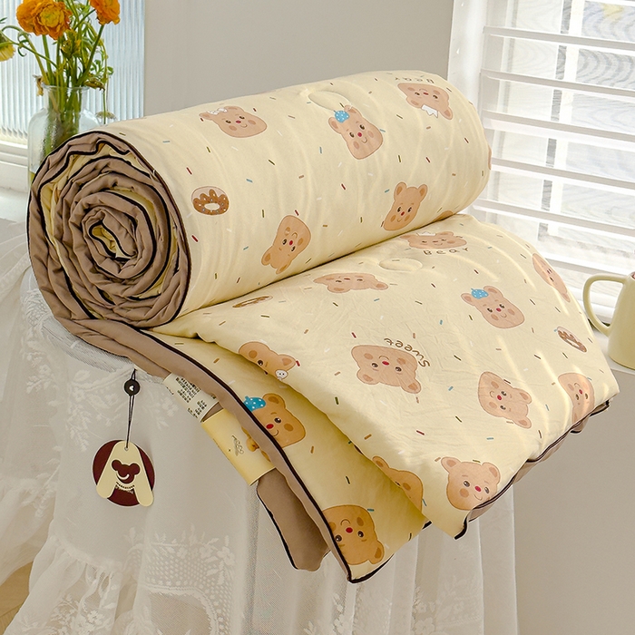 91家纺网 家纺一手货源 找家纺 星巴k家纺 2025新款A类水洗双层纱大豆纤维夏被夏凉被空调被 可乐熊