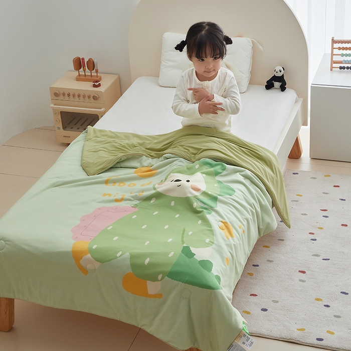 91家纺网 家纺一手货源 找家纺 荷马之梦 2025新款大版针织棉凉感丝AB版大豆儿童夏被 睡衣恐龙