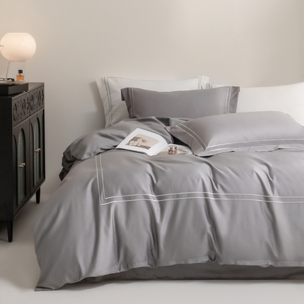 91家纺网 家纺一手货源 找家纺 121  2025新款长绒棉纯棉高支高密贡缎刺绣四件套 珐宝灰