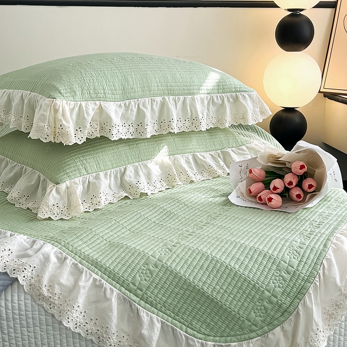 91家纺网 家纺一手货源 找家纺 沐纯家居 2025新款棉小乐花边床盖三件套 豆绿