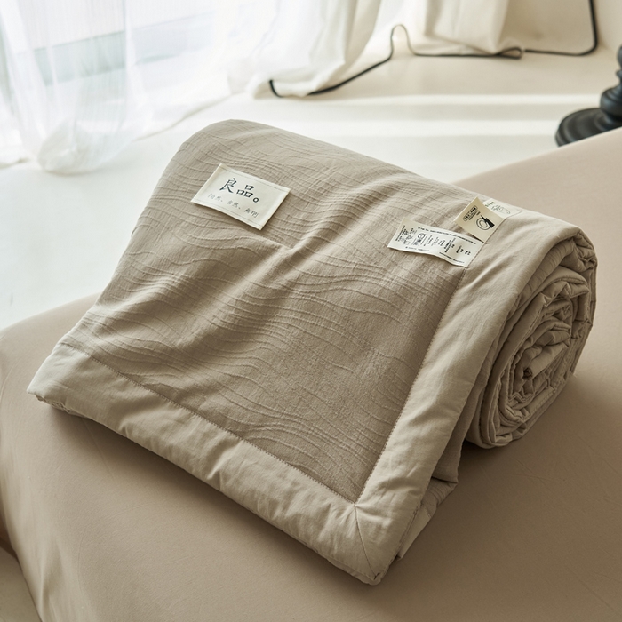 91家纺网 家纺一手货源 找家纺 寐绸家纺 2025新款纯棉水洗棉三层提花大豆纤维夏被四件套 曲线条-浅驼